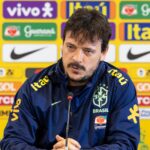 Fernando Diniz durante passagem pela Seleção