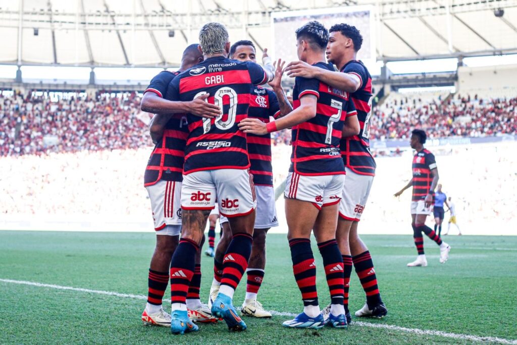 Jogadores do Flamengo comemoram vitória