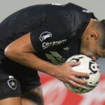 Atacante do Botafogo antes da cobrança