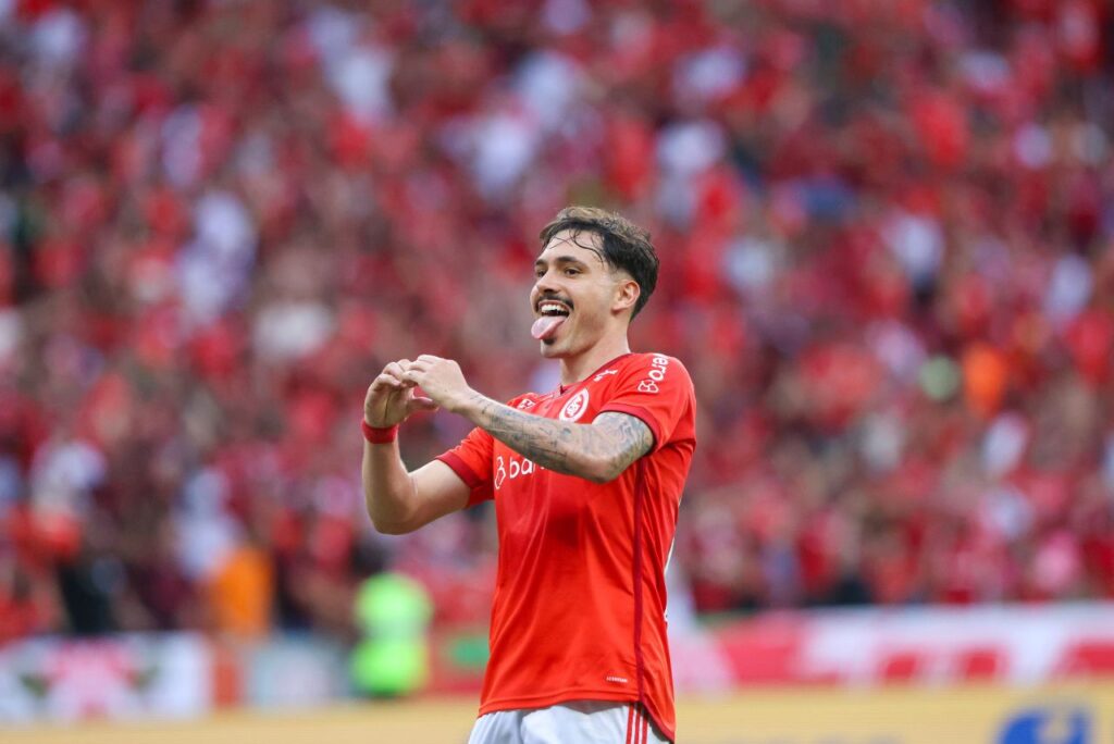 Maurício marcou na vitória do Internacional contra o Grêmio
