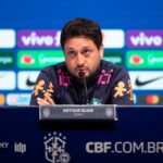 Arthur Elias, técnico da seleção feminina