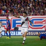 Vegetti comemora gol pelo Vasco