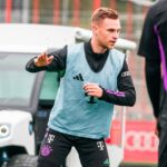 Lateral Joshua Kimmich em treino do Bayern de Munique em 2023
