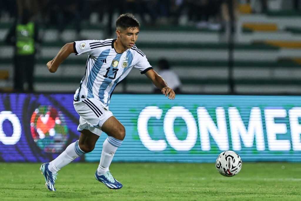 Meia Juan Sforza, reforço do Vasco, em jogo da Seleção Olímpica da Argentina