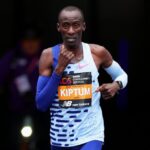 Queniano Kelvin Kiptum em prova da Maratona de Chicago 2023