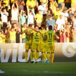 Jogadores do Mirassol comemoram gol contra o Santos no Paulistão