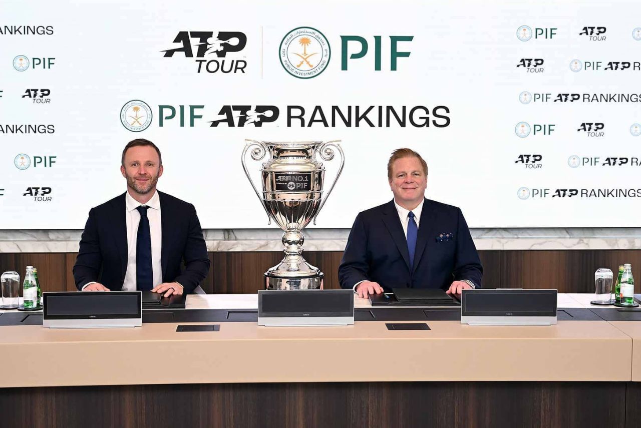 Massimo Calvelli, CEO da ATP, e Kevin Foster, Chefe de Assuntos Corporativos do PIF (Foto: Divulgação)
