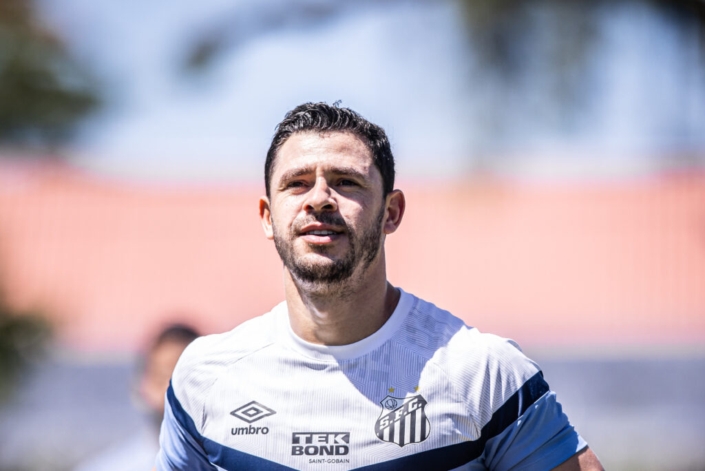Giuliano em treino do Santos