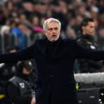 Mourinho discutiu com jogadores após demissão da Roma (Foto: Isabella Bonotto/AFP)