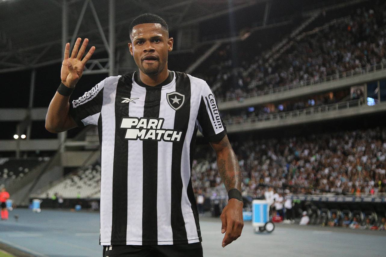 Júnior Santos marcou 4 gols na goleada do Botafogo. Foto: Vitor Silva/Botafogo