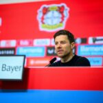 Xabi Alonso, do Bayer Leverkusen, é cotado para assumir o Liverpool (Foto: Reprodução)