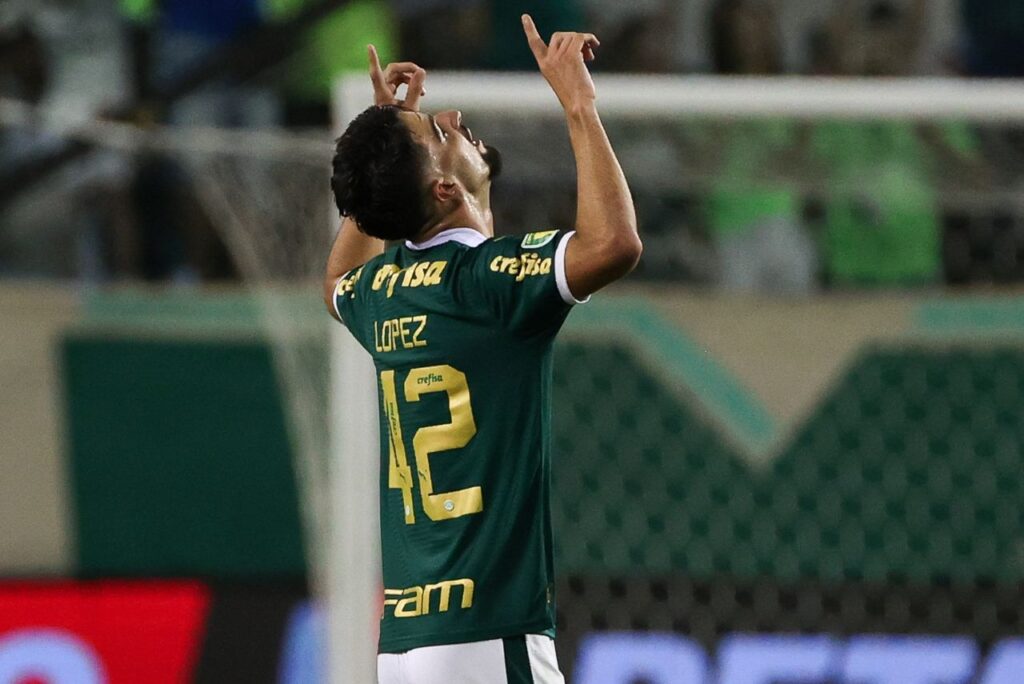 Flaco comemora gol do Palmeiras contra o Corinthians