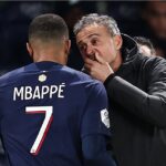 Atacante e técnico do PSG