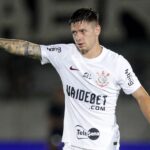 Garro em campo pelo Corinthians