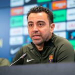 Xavi em coletiva do Barcelona