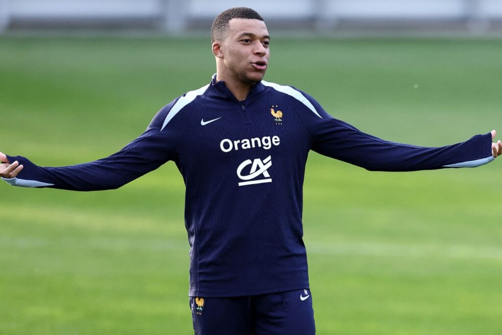 Mbappé foi criticado pelo presidente do Barcelona