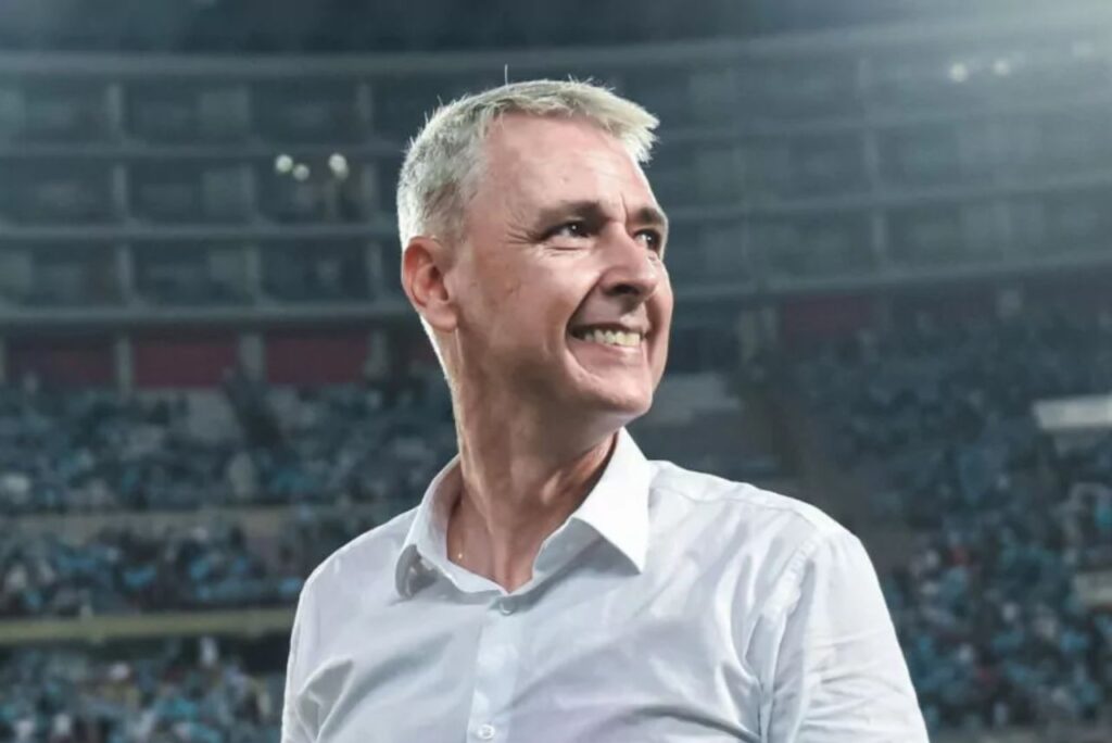 Tiago Nunes é anunciado pelos chilenos