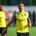 Léo Ortiz em treino do Flamengo