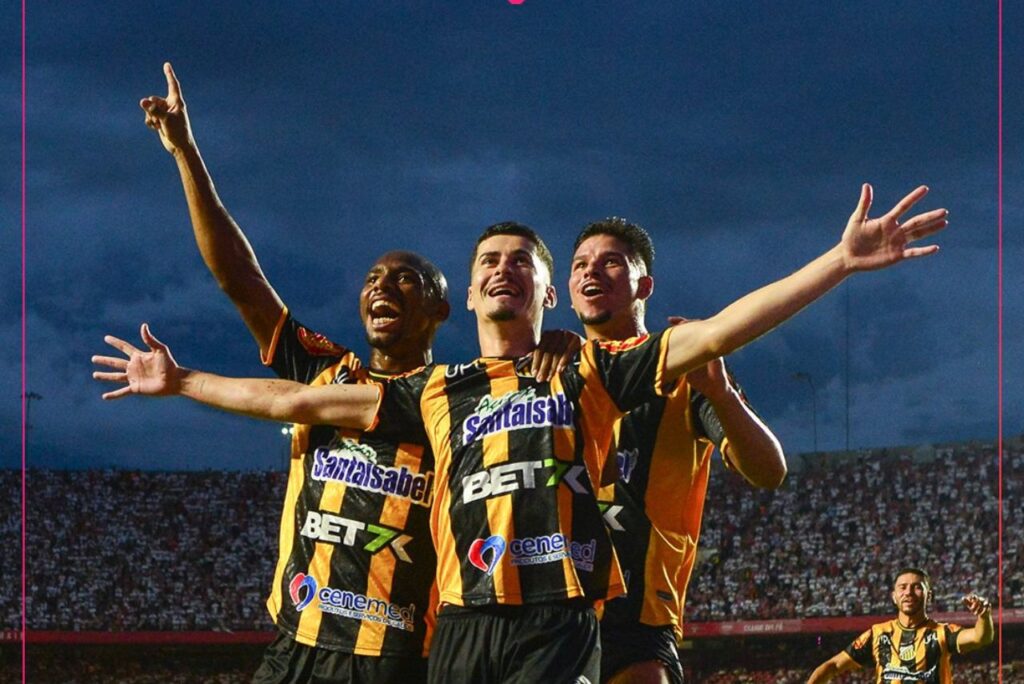 Libra: Jogadores do Grêmio Novorizontino comemoram vitória sobre o São Paulo no Paulistão 2024