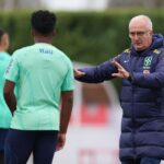 Dorival Júnior em treino da Seleção Brasileira