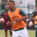 Zagueiro David Braz, alvo do Sport, em treino do Fluminense em 2024