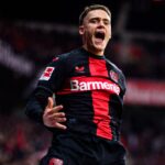 Florian Wirtz comemora gol pelo Bayer Leverkusen na Bundesliga 2023/24