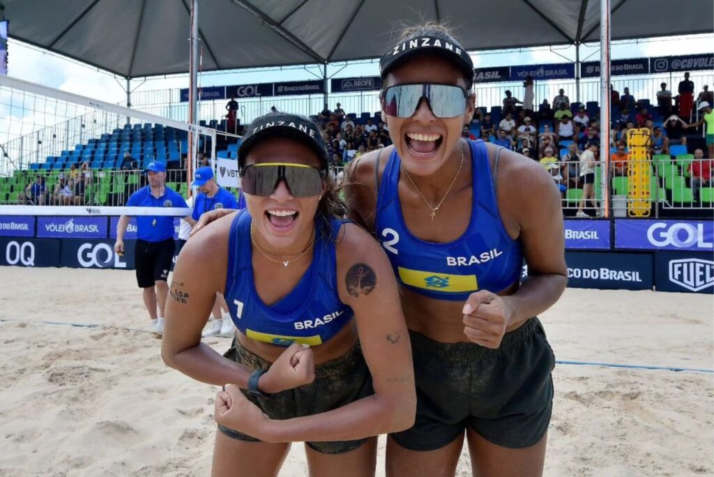 Hegê e Vitória comemoram vitória no Challenge de Recife do Circuito Mundial de Vôlei de Praia