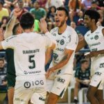 Jogadores do Saneago Goiás comemoram na Superliga B 2024