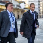 Theodore Theodoridis e Aleksander Ceferin, secretário-geral e presidente da UEFA, são contrários à Superliga Europeia (Foto: Fabrice Coffrini/AFP)