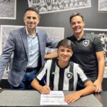 Rodrigo Caetano, Martin Caetano e Tiano Gomes, dirigente do Botafogo (Foto: Henrique Lima/BFR)