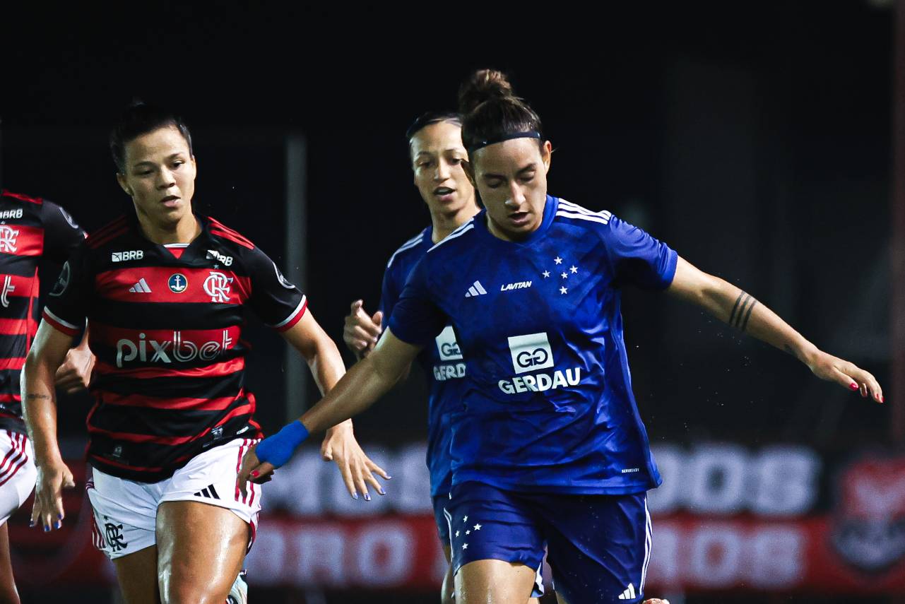 O Cruzeiro venceu a 1ª na competição e o Flamengo perdeu mais uma. Foto: Reprodução/X