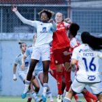 O 3º gol do Cruzeiro, marcado por Byanca Brasil, foi um gol olímpico. Foto: Gustavo Martins/ Cruzeiro