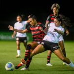 Mundial de Clubes: Lance de jogo entre Flamengo e Corinthians no Brasileirão Feminino 2024