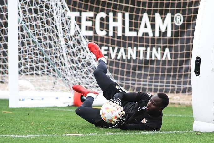 Goleiro Sarr, do Rayo Majadahonda, foi vítima de racismo no futebol espanhol (Foto; Reprodução)