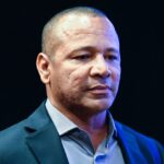 Pai de Neymar negou que irá contribuir com fiança de Daniel Alves (Foto: Lionel Bonaventure/AFP)