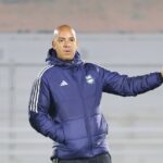 Ex-técnico do Cruzeiro em treino do Al Ahli