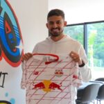 Pedro Henrique com a camisa do Red Bull Bragantino