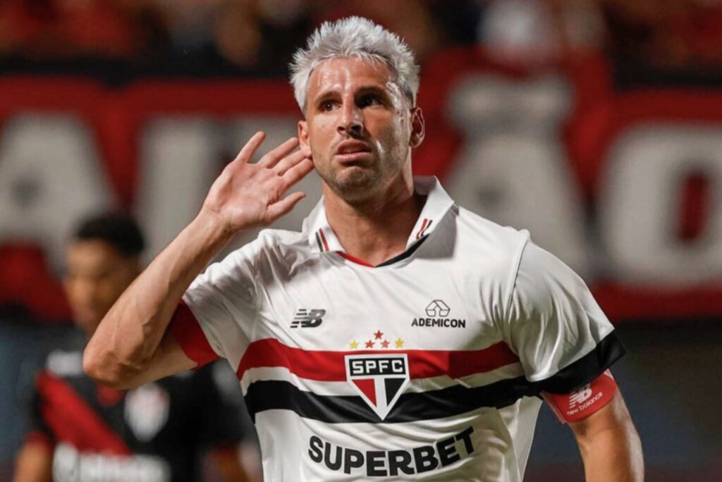 Calleri marcou mais um gol pelo São Paulo