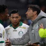 Técnico do Palmeiras conversa com Endrick