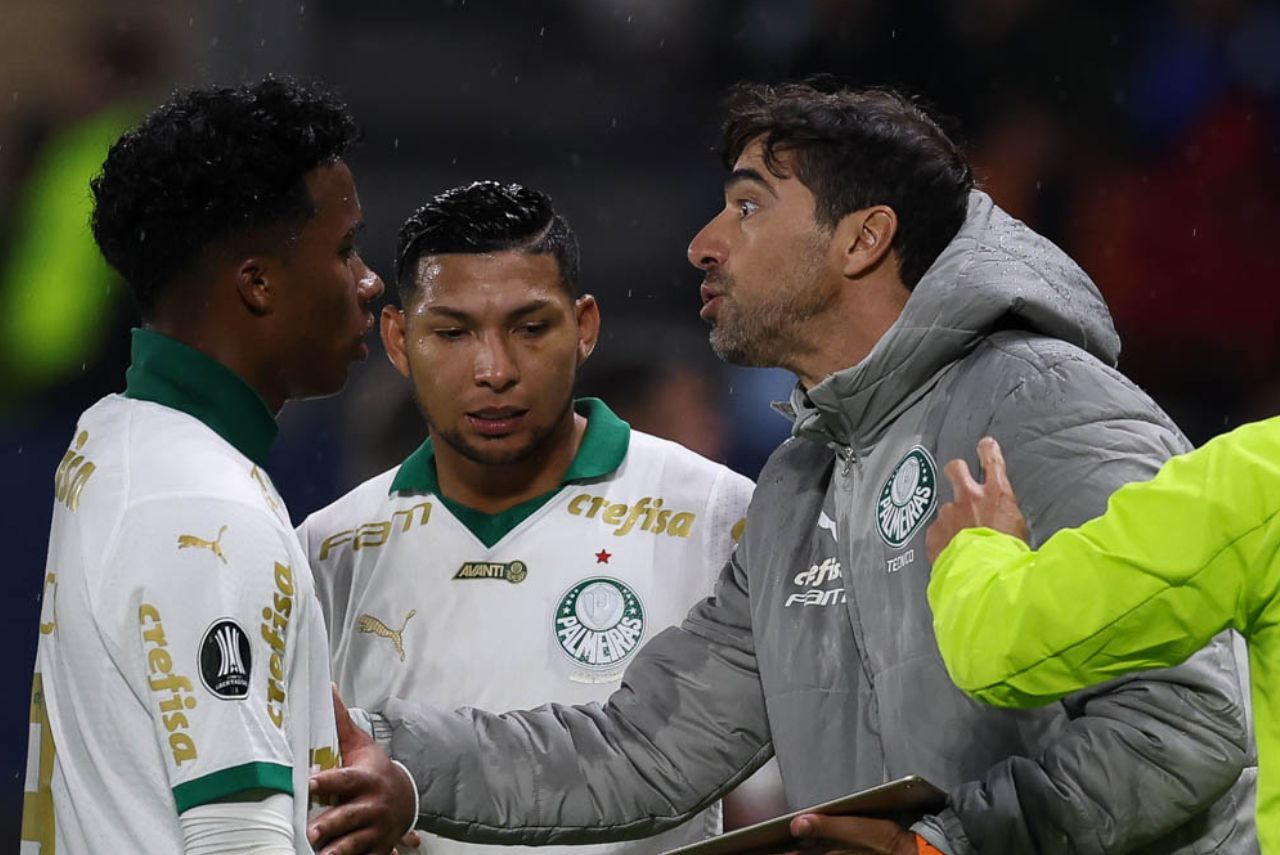 Técnico do Palmeiras conversa com Endrick