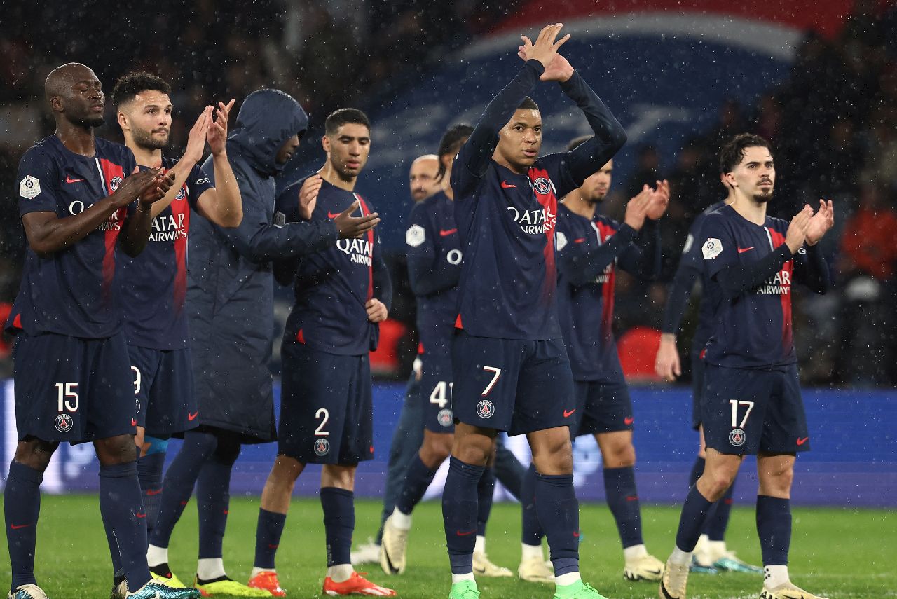 Jogadores do PSG após empate contra o Le Havre