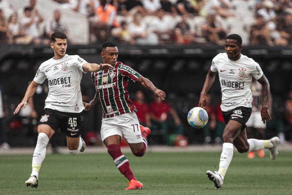 Corinthians foi superior na Neo Química Arena