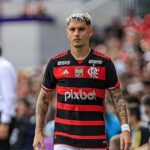 Varela em ação pelo Flamengo