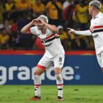 Calleri comemora gol do São Paulo contra o Barcelona-EQU