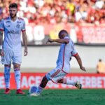 De La Cruz abriu o placar para o Flamengo com um belo gol de falta. Foto: Marcelo Cortes/ Flamengo