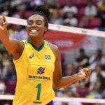 Central Fabiana Claudino em jogo da Seleção Feminina de Vôlei na Copa do Mundo de 2019