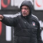 Treinador Fernando Santos em treino do Besiktas