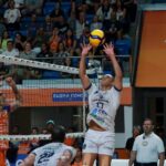 Lance do jogo Joinville Vôlei x Farma Conde São José na Superliga Masculina