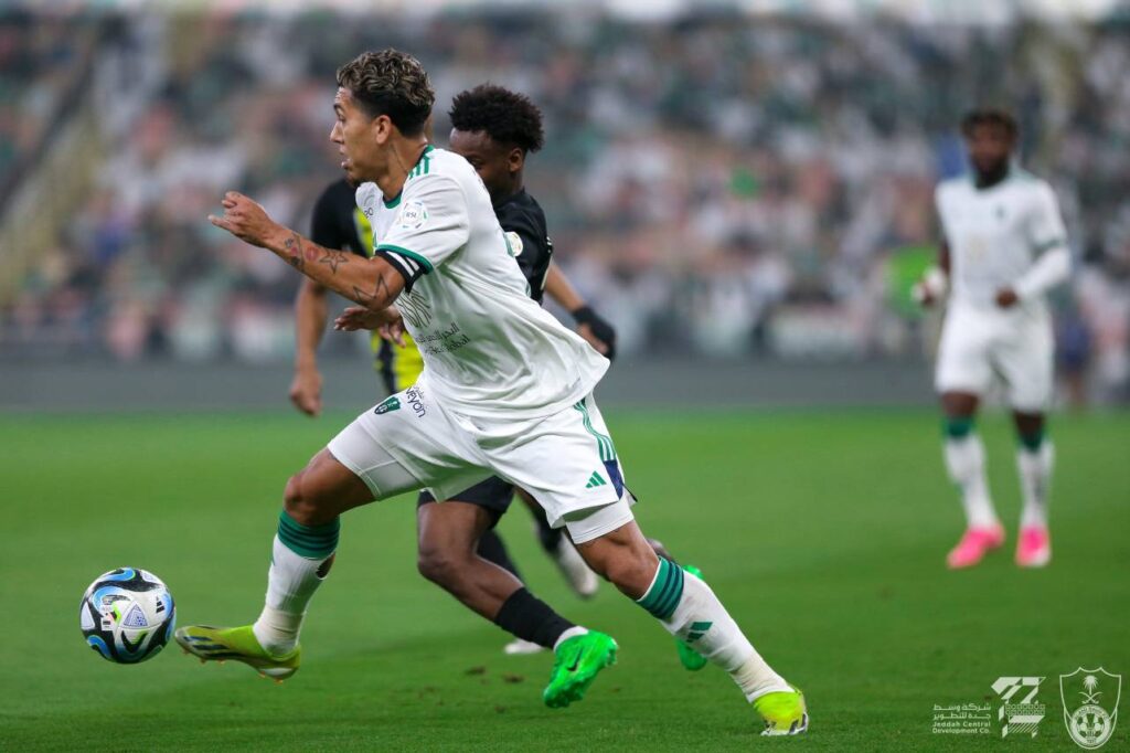 O Al-Ahli venceu o jogo com uma assistência de Roberto Firmino. Foto: Reprodução/X