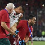 André, deixando a partida contra o Cerro Porteño aos prantos; Foto: NORBERTO DUARTEAFP
